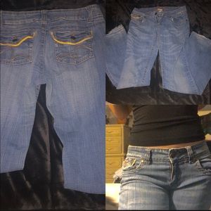Low waisted denims jeans
